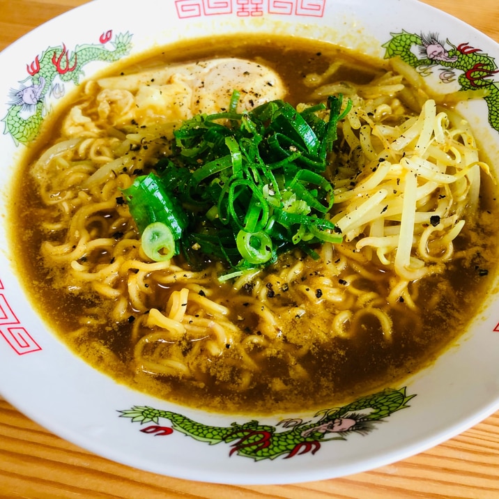 簡単！！インスタントラーメンで☆カレーラーメン